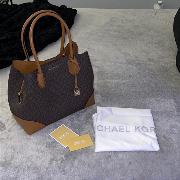 Michael kors purse - Picture 1 of 9